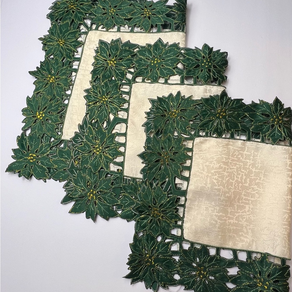 Holliday Christmas Set of 3 Green and Cream Floral Placemats